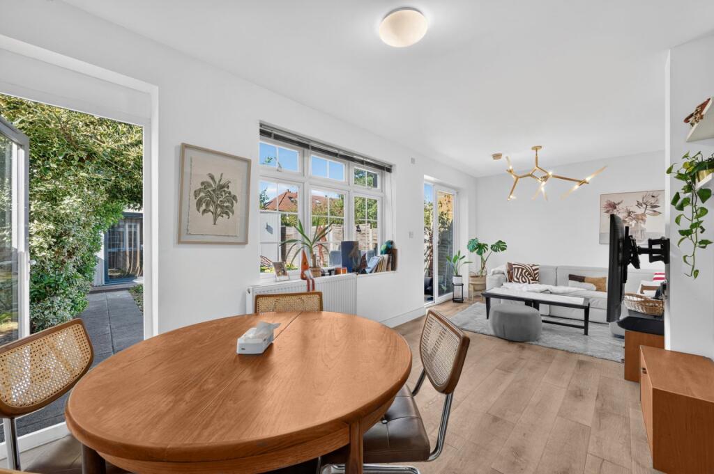 House in London - View 2