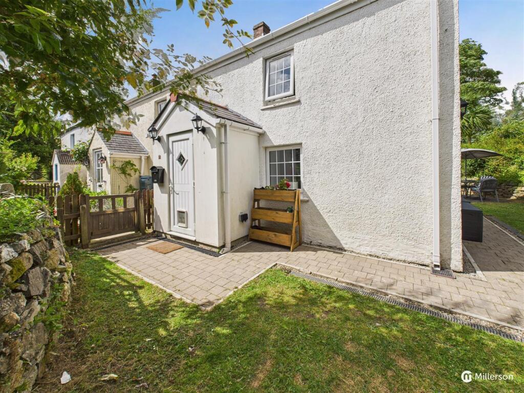 3-bed house on Elm Cottages, Leedstown, Hayle, £250,000
