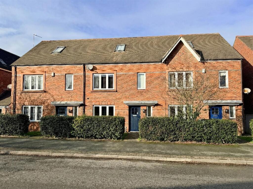 4-bed terraced on Turnbull Road, West Timperley, Altrincham, £500,000