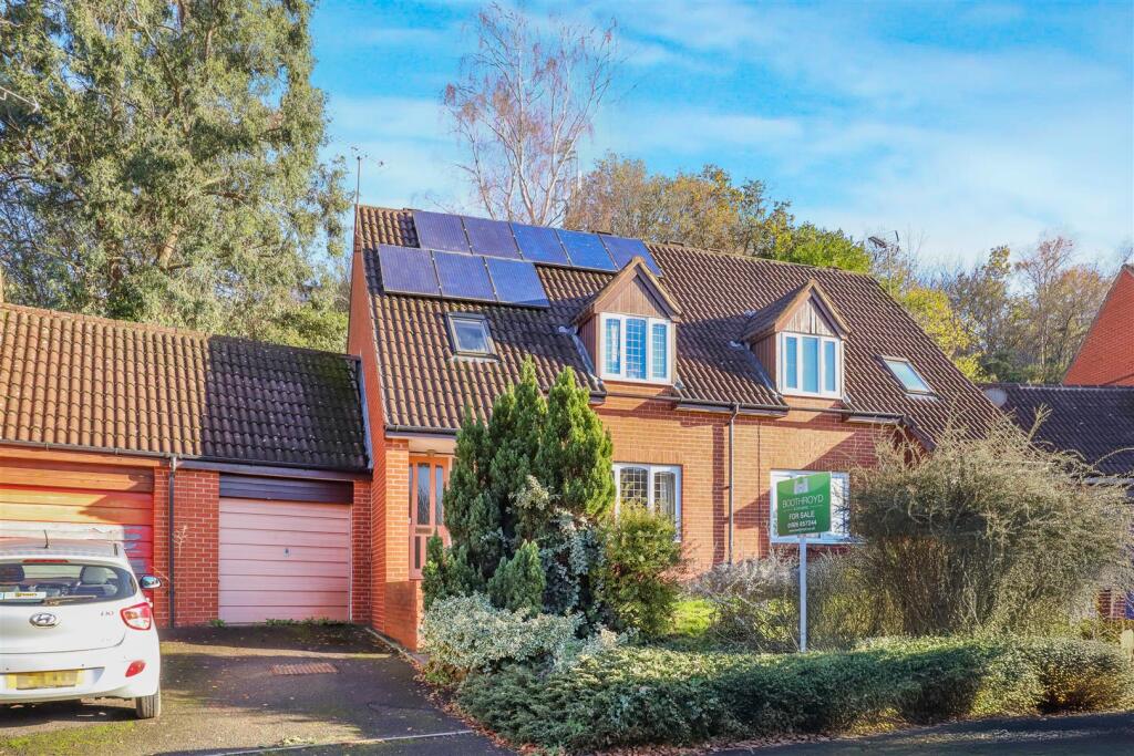 Main image of property: Broomy Bank, Kenilworth