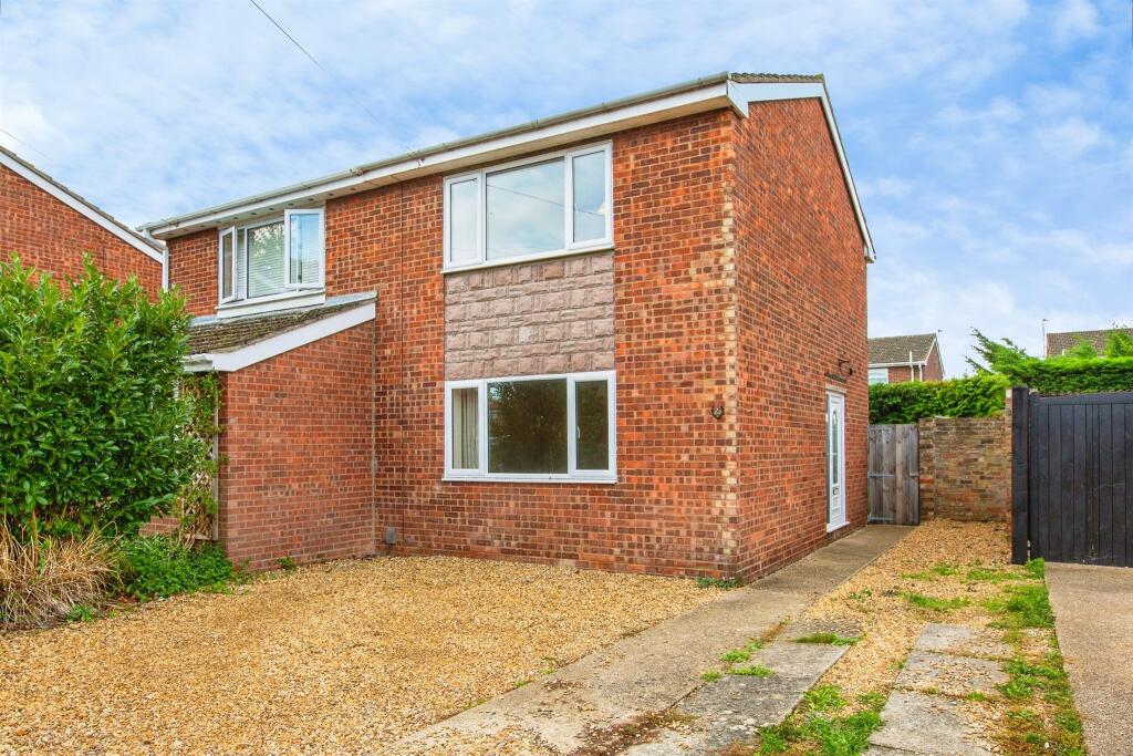 2-bed semi-detached on Headlands, Fenstanton, Huntingdon, £280,000