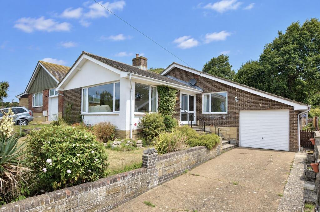Main image of property: CHAIN FREE * SHANKLIN