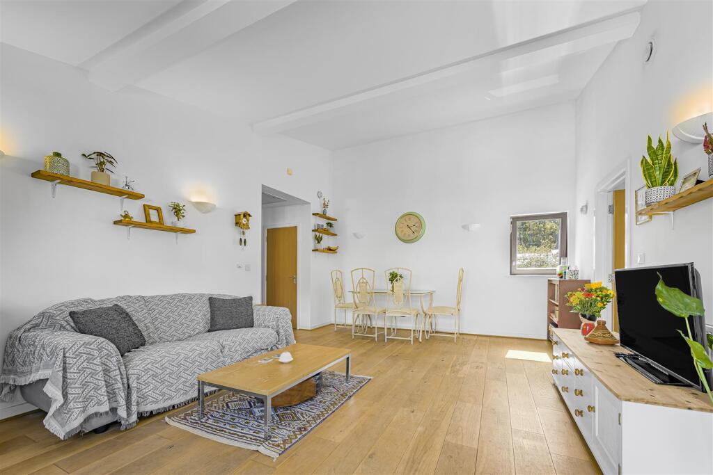 Apartment in Kingswood, Hanham Hall, Hanham Abbots - View 5