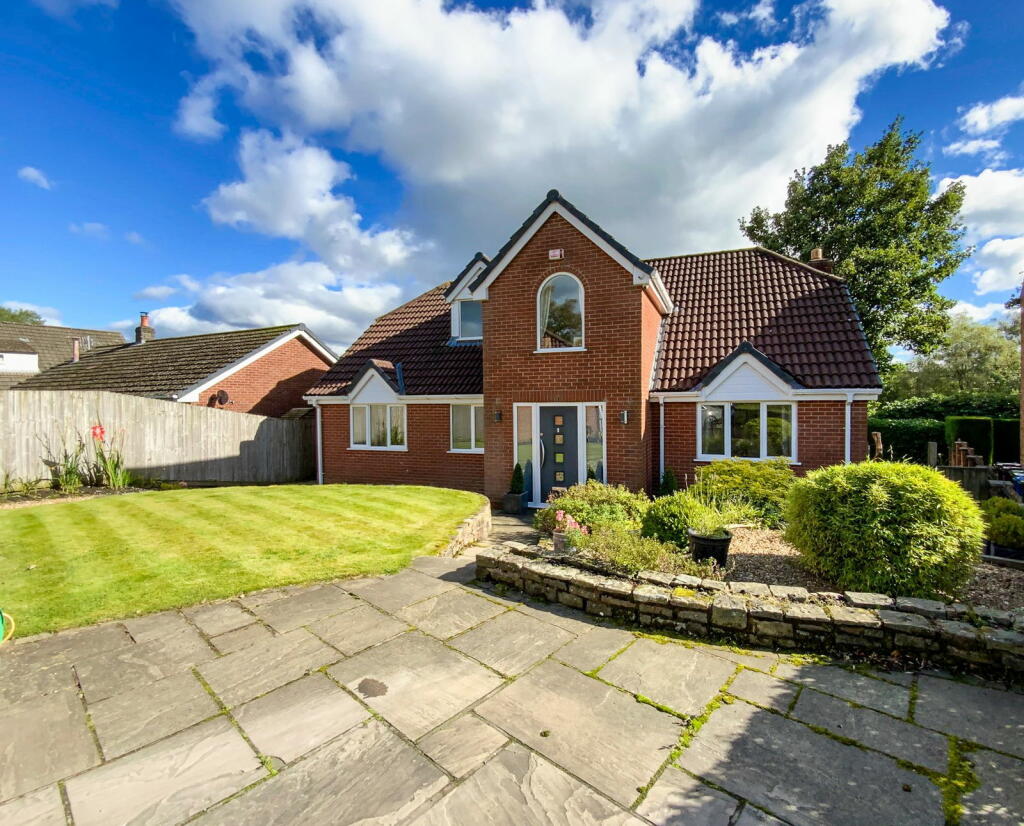 Main image of property: Spring Street, Hollingworth, SK14 8NQ