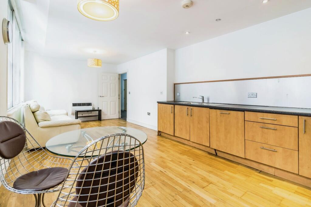 Apartment in Manchester - View 5