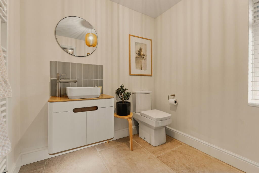 House in Nottingham - View 5