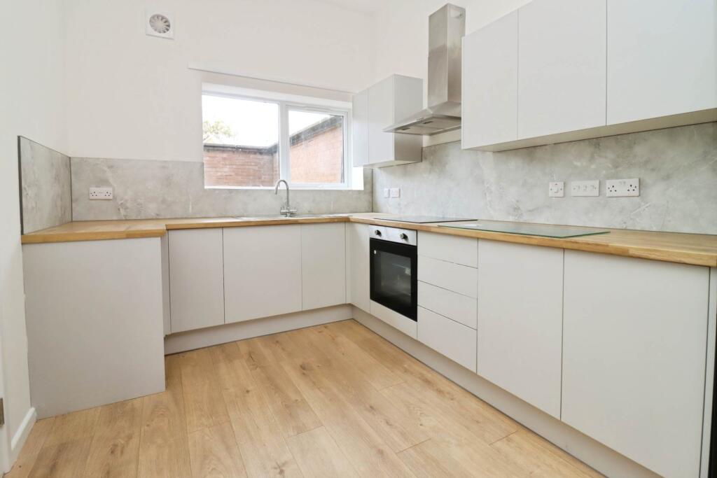 House in Wirral, Liverpool City Region - View 4