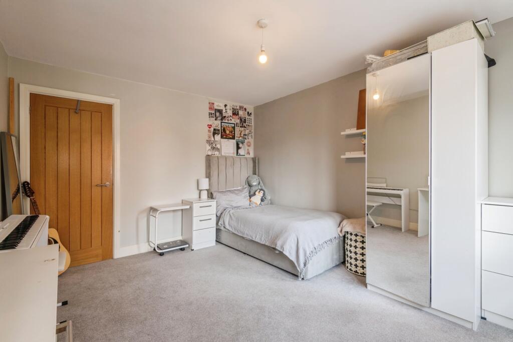 House in Weston-super-Mare, North Worle - More