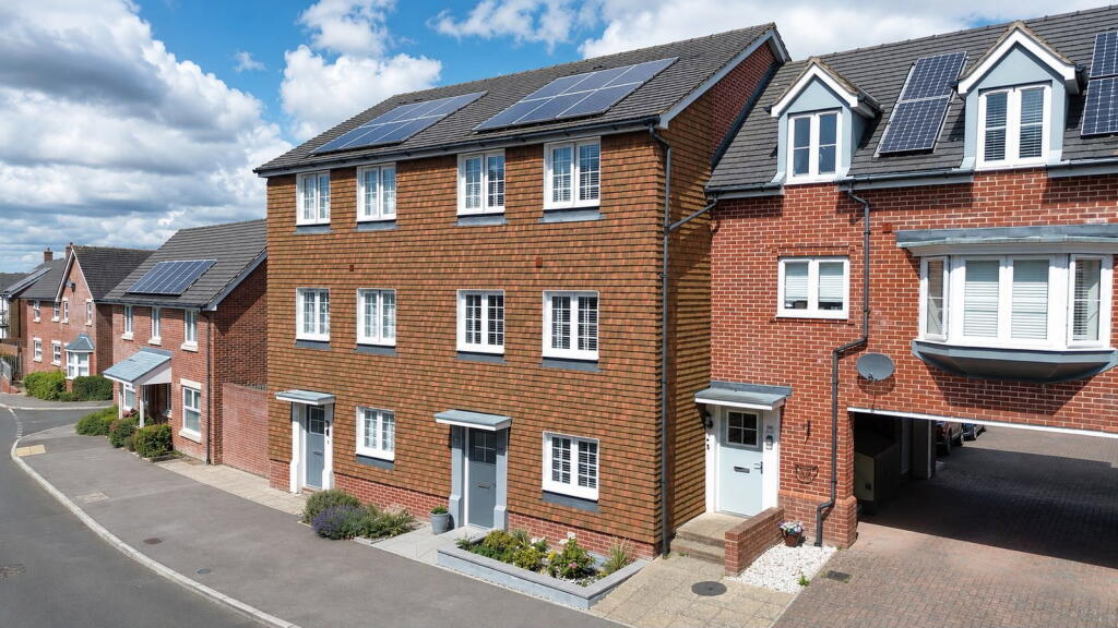 Main image of property: Jubilee Drive, FLEET, GU52 8AP