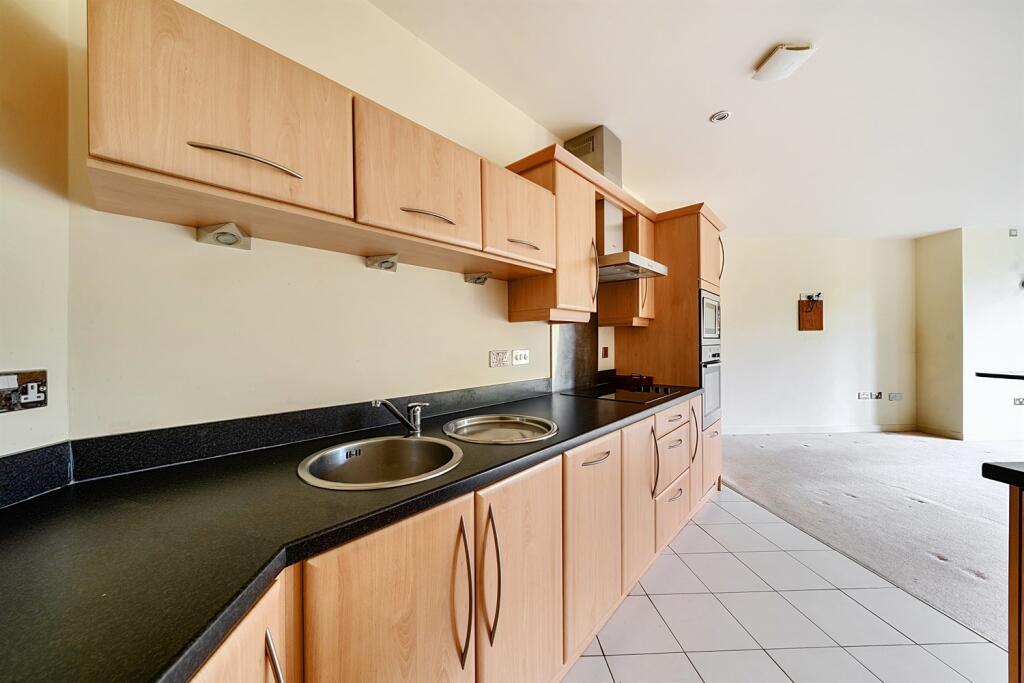 Apartment in Leeds - More
