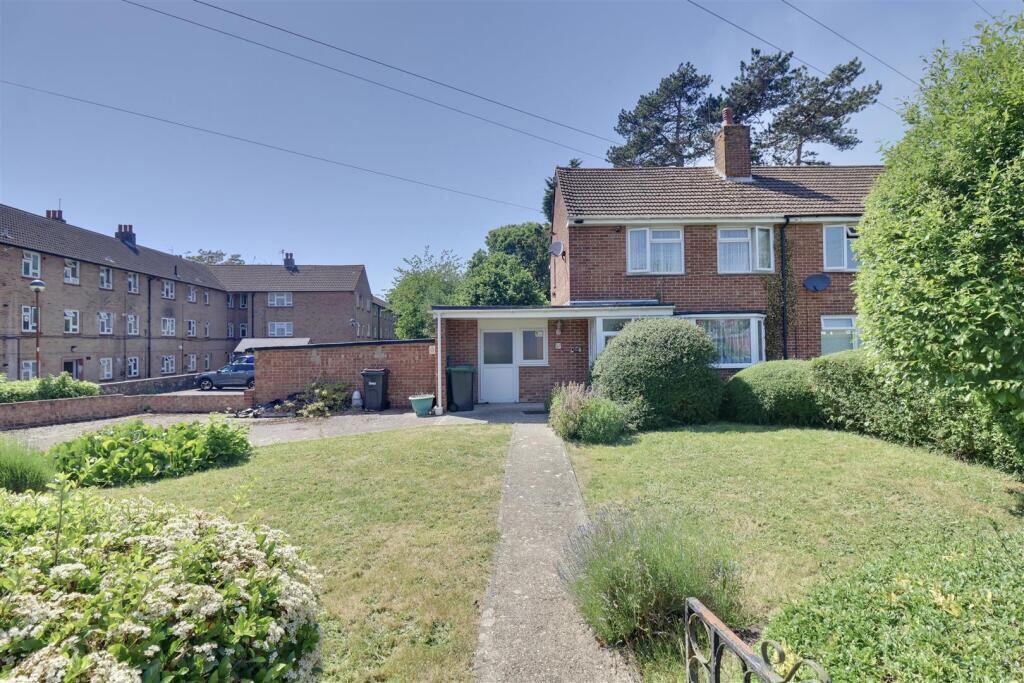 Sherfield Avenue, Havant, Hampshire, PO9 5HT, Hampshire