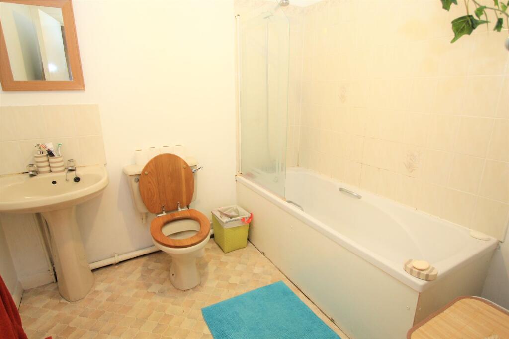 Apartment in Tonbridge - More
