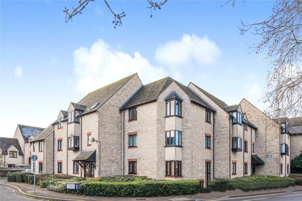 Main image of property: 18 Langdale Gate, Witney, Oxfordshire