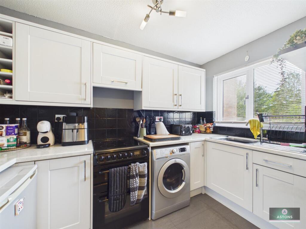 House in Crawley, West Sussex - View 3