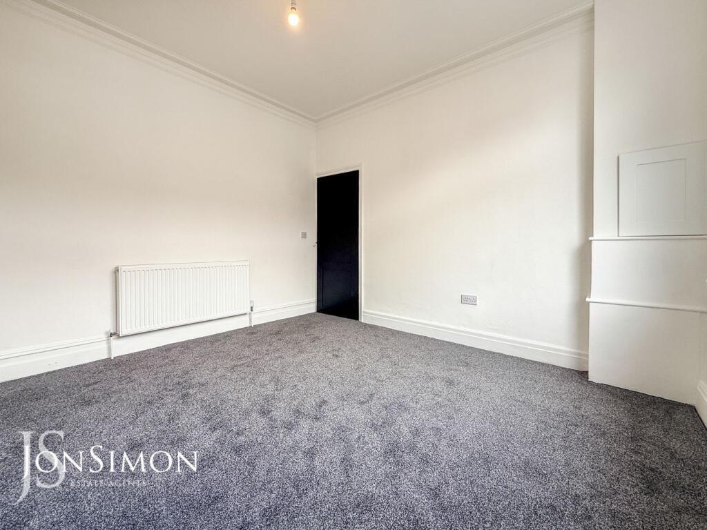Chesham Road, Walmersley, Bury, BL9 photo 5