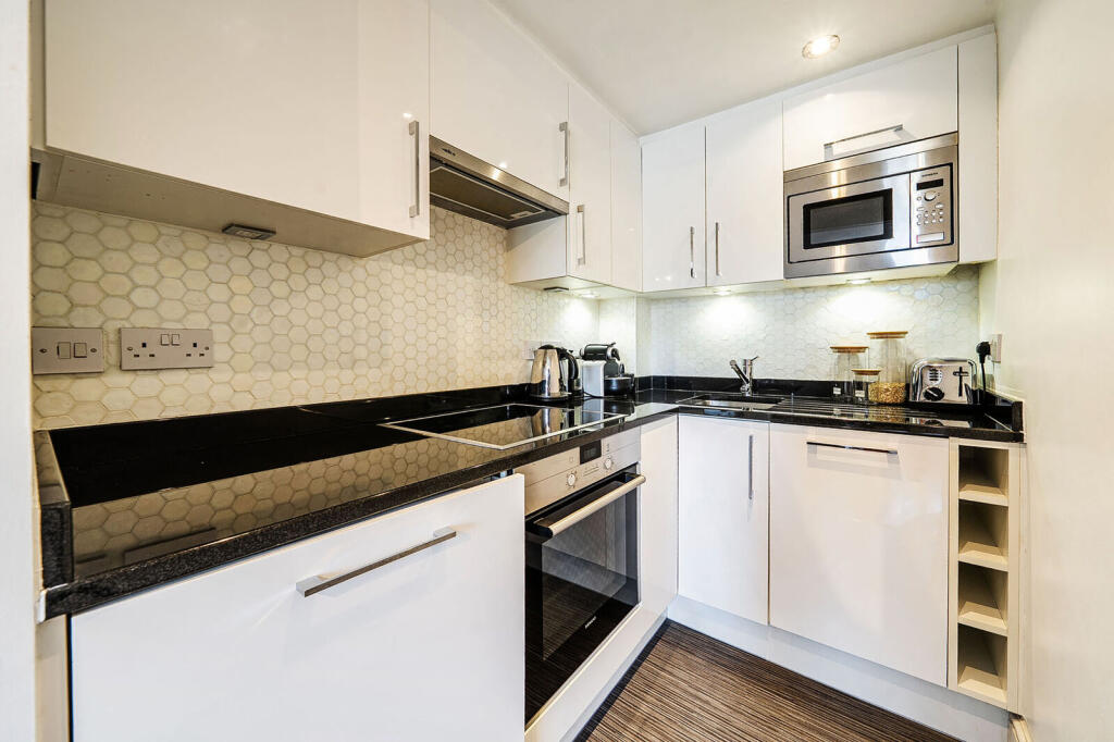 Apartment in London - View 3
