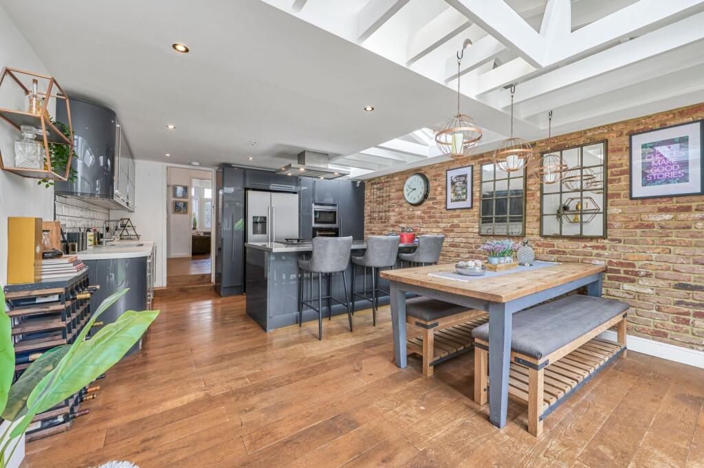 Main image of property: Franche Court Road, Earlsfield, London, SW17