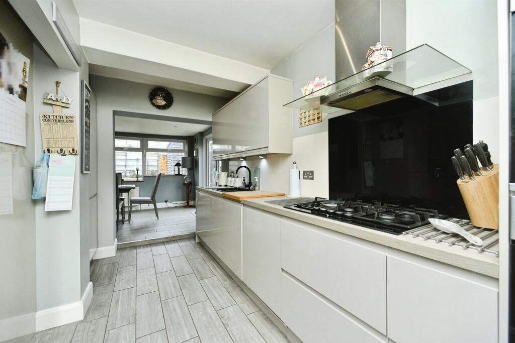 Hillcrest Road, Newhaven photo 5