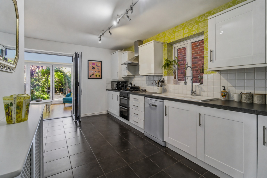 Hill View Road, Malvern, Worcestershire, WR14 1FJ photo 4