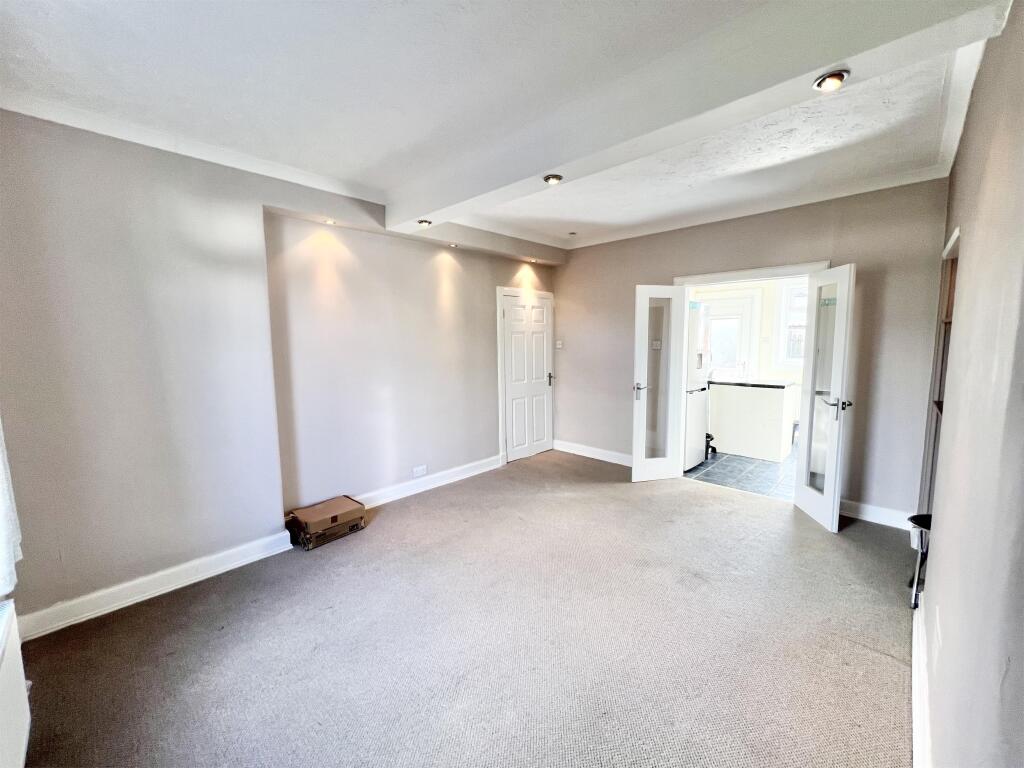 Apartment in Kilmarnock - View 5