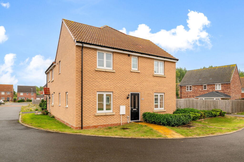 Main image of property: 3 Fishponds Way, Welton, Lincoln, LN2 3RR