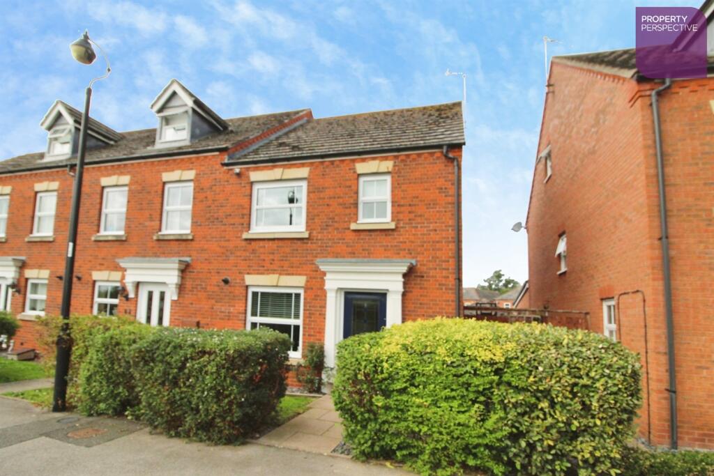 Main image of property: Wellesbourne Road, CV35