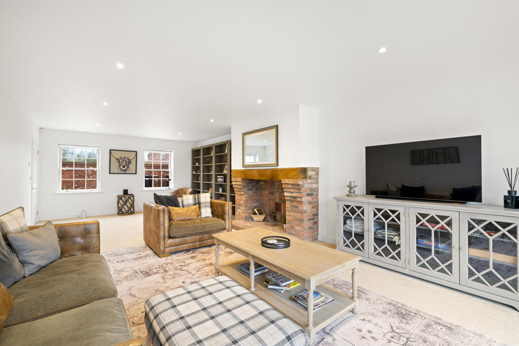 7 Brindley Close, Thorpe-On-The-Hill, Lincoln, Lincolnshire, LN6 9GU photo 4