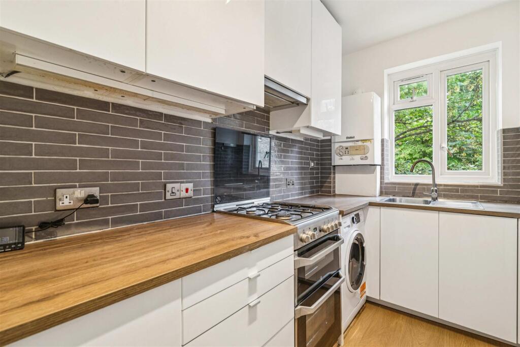 Apartment in London - View 4