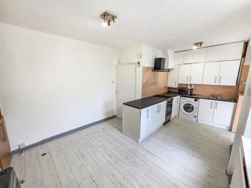 House in London - View 2