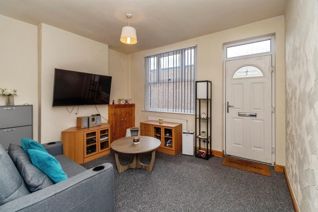 House in Walsall, West Midlands - View 4