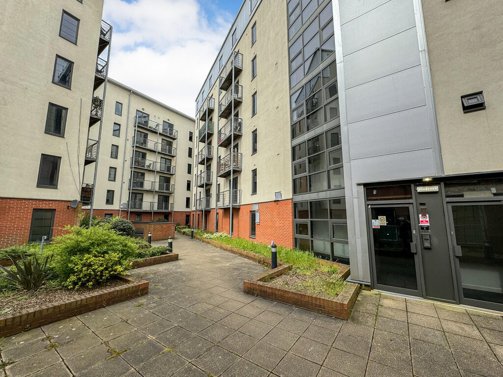 Apartment in Nottingham, The Park - View 2