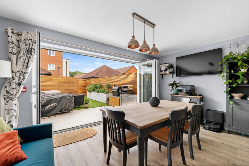 House in Redhill - View 4