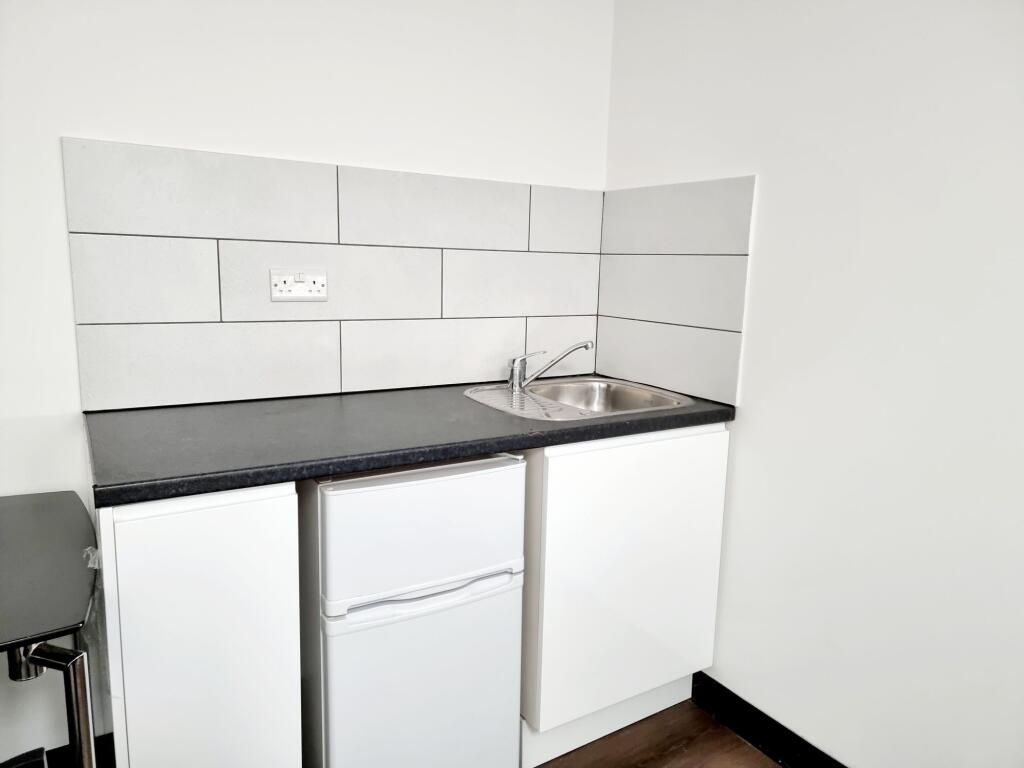 Apartment in London - View 4
