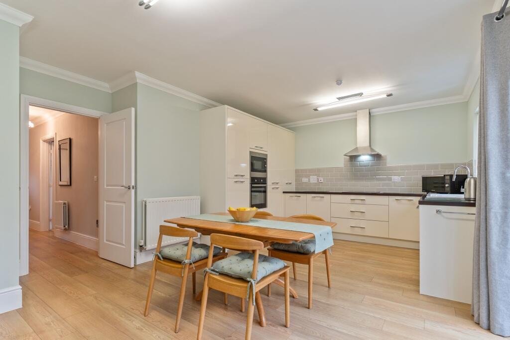Downton Hall Close, Newport, NP20 photo 2