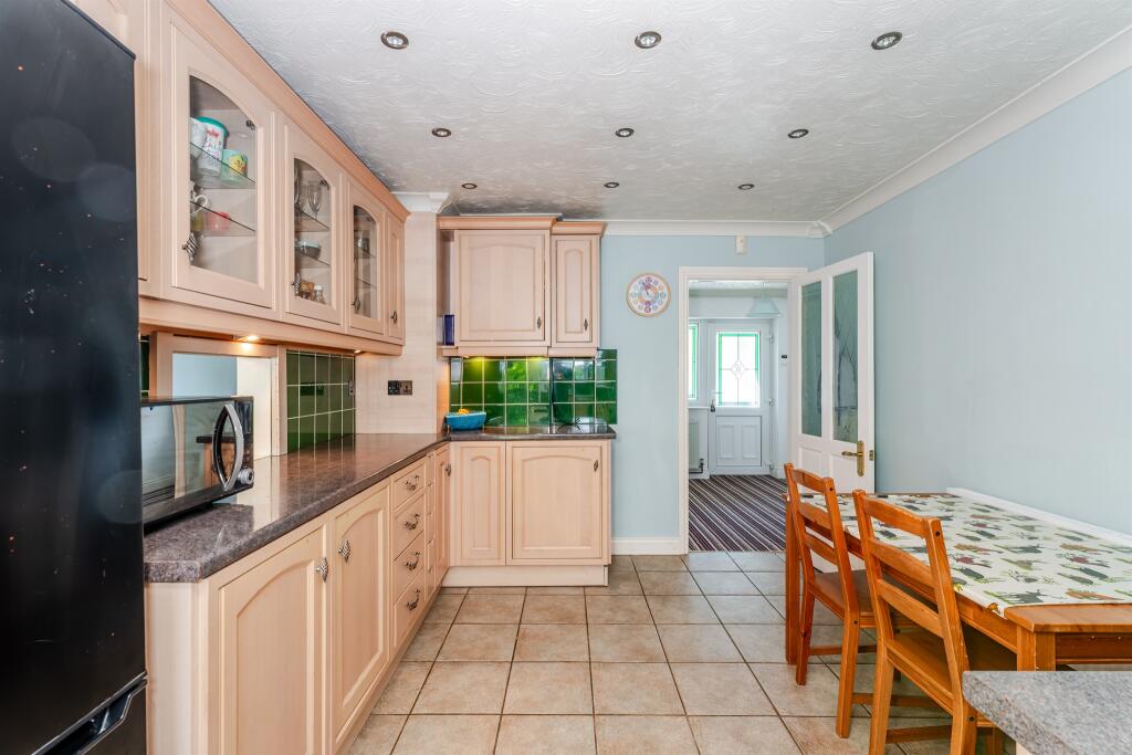 House in Taunton, West and Middle Chinnock - View 3