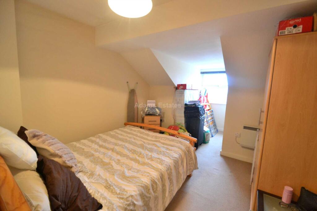 Apartment in Reading - View 4
