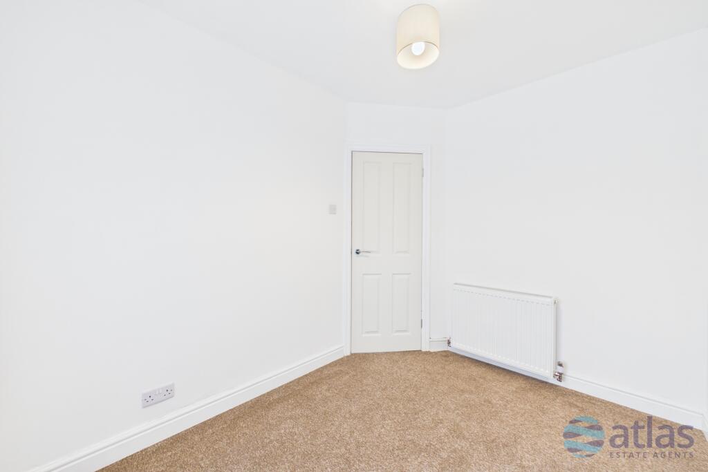 3 bedroom semi-detached house for rent