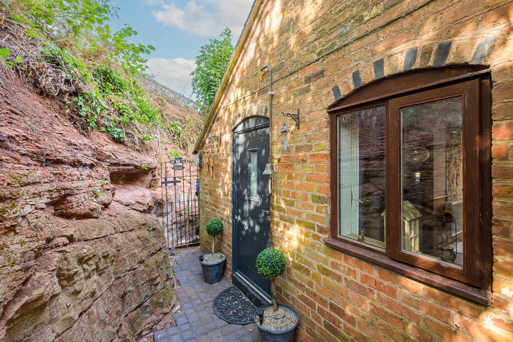 House in Market Drayton, Wollerton - View 3