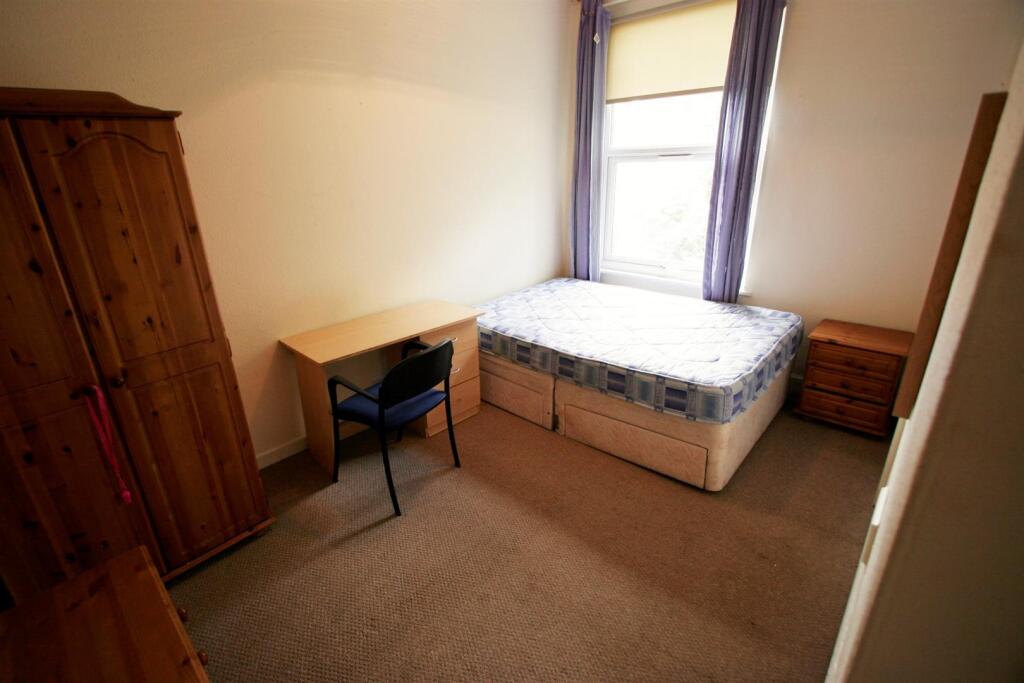 House in Leeds - View 5