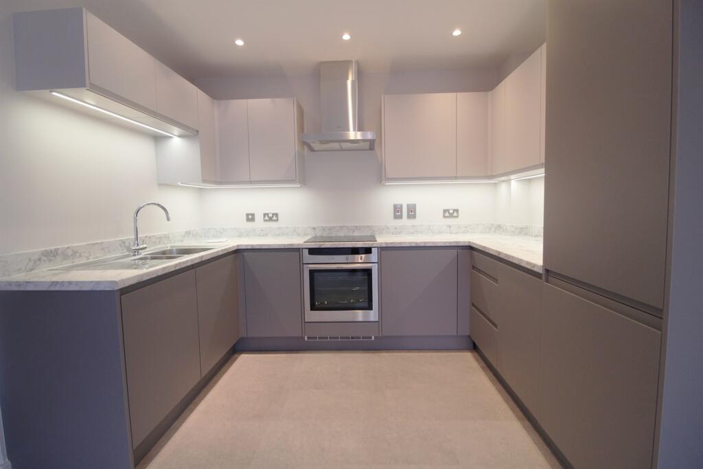 Apartment in Reading - View 3