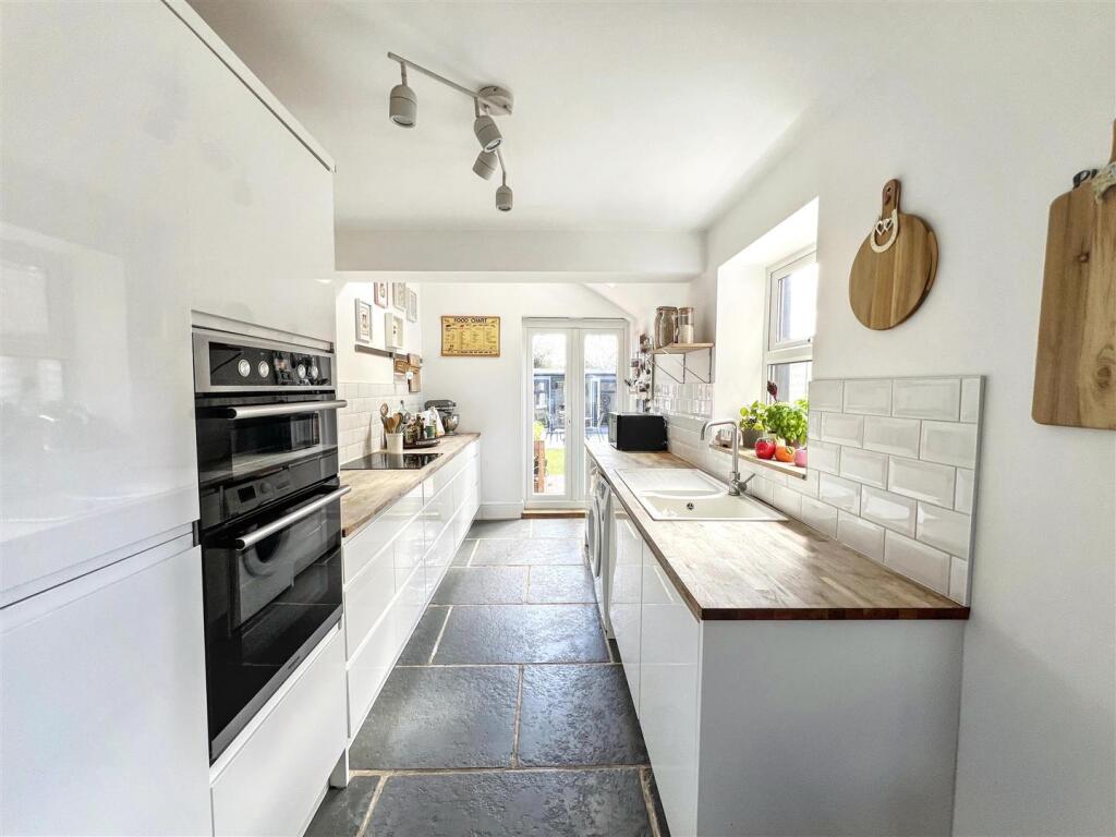 House in Wellingborough, North Northamptonshire - View 3
