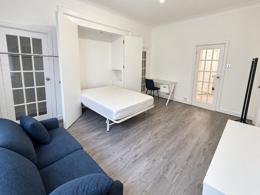 Apartment in London - View 4