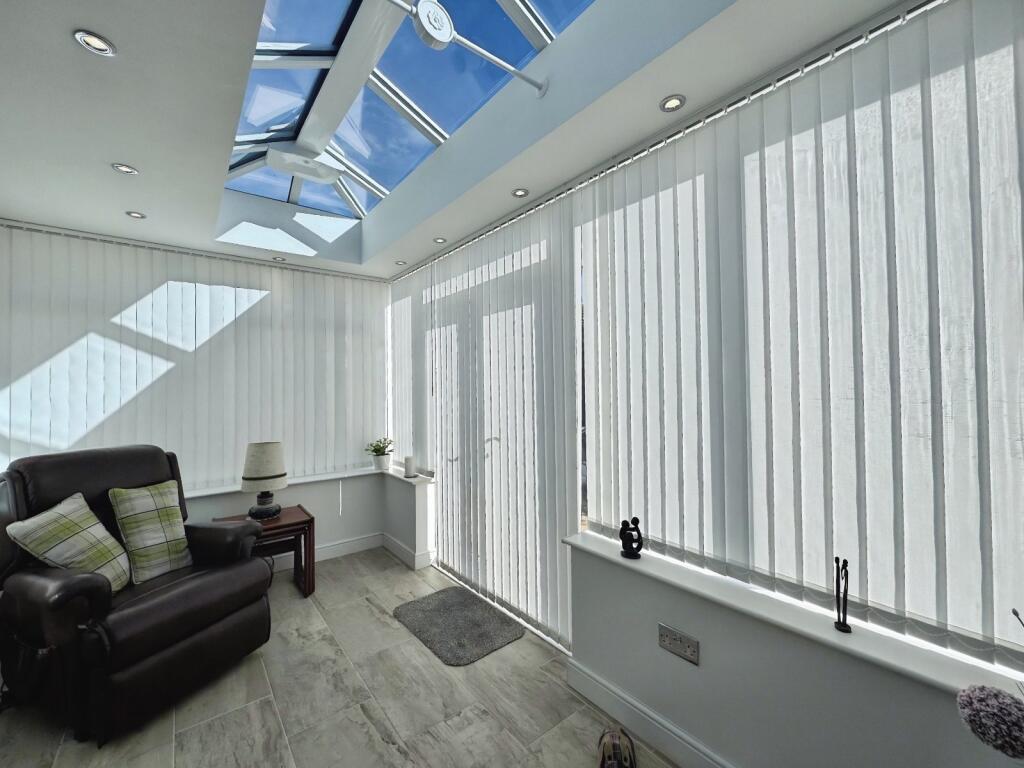 Thirlmere Avenue, Scholes / Wyke, BD12 photo 4