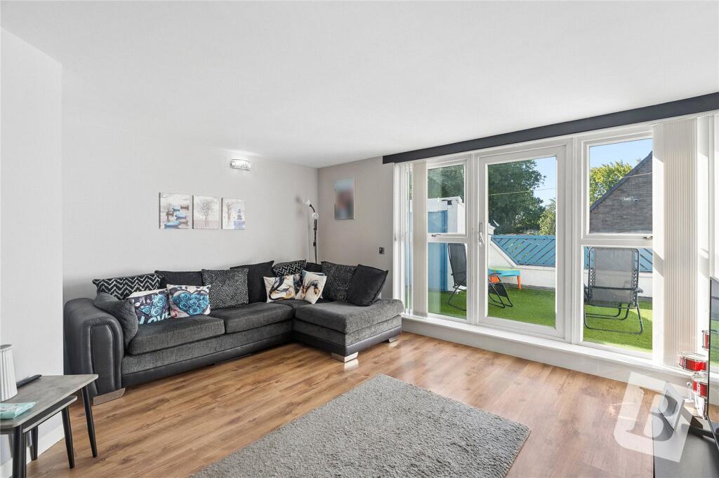 Apartment in Basildon, Essex - View 4