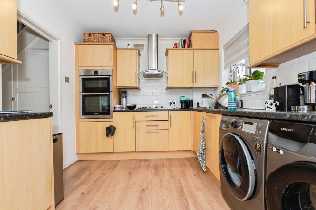 House in Dartford - More