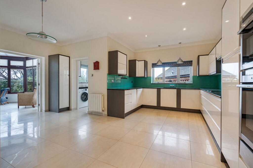 Lower Road,Bookham,Surrey,KT23 4AE photo 2