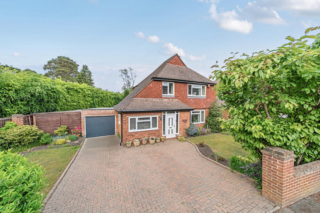 Main image of property: Hamilton Avenue, Pyrford, GU22