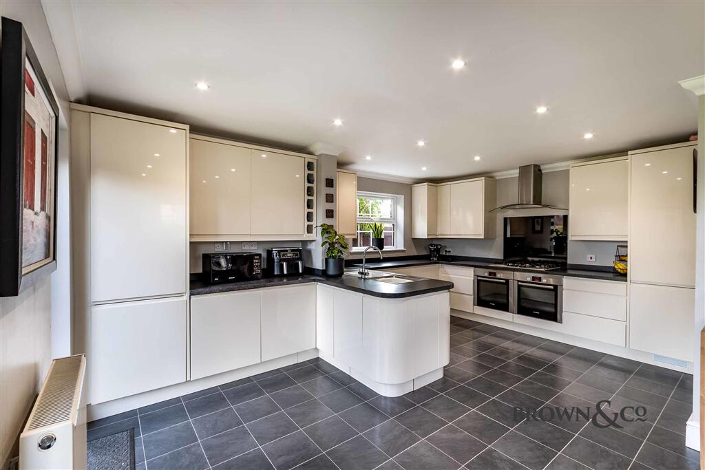 55 Rectors Gate, Retford, Nottinghamshire DN22 7TX photo 4