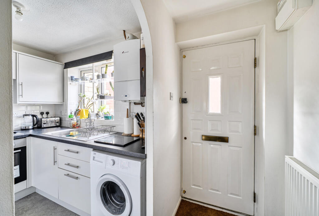 The Cornfields, Bishops Cleeve, Cheltenham, Gloucestershire, GL52 photo 4