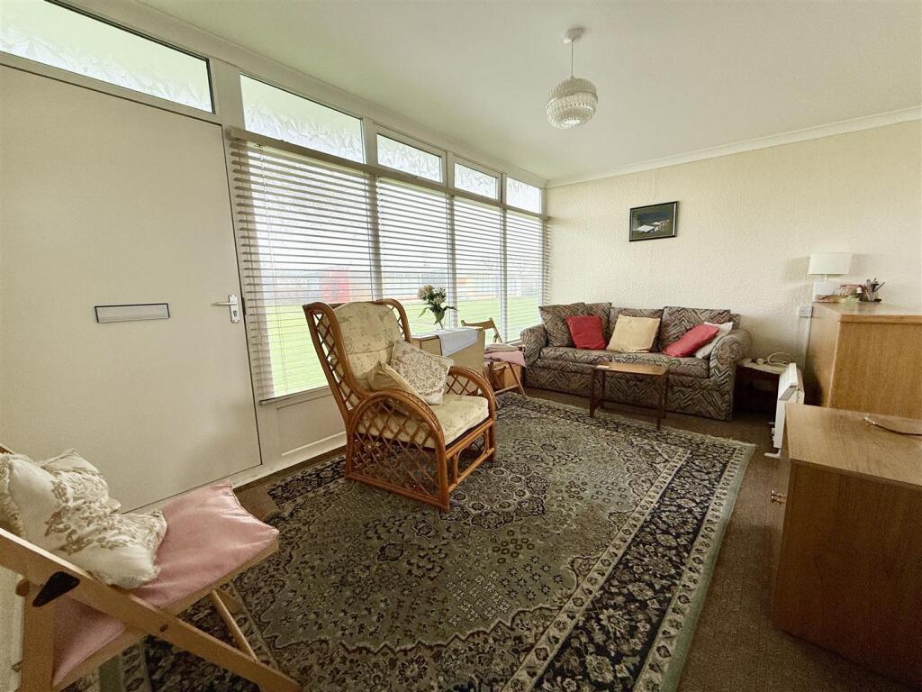 Broadside Chalet Park, Stalham NR12 photo 2